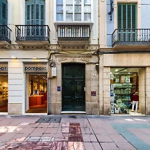 https://holidays2malaga-calle-nueva-2-bedroom-high-speed-wifi.hotelsinnerja.org